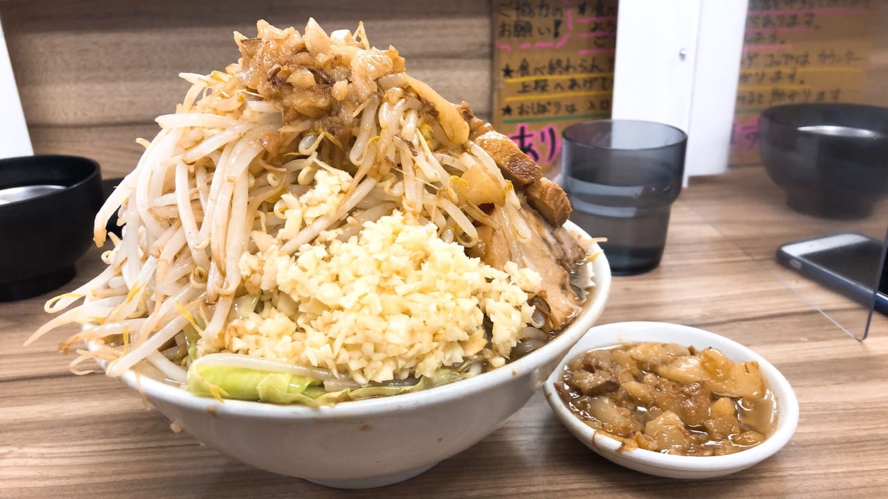 寝屋川市 あの人気youtuberも訪れた ラーメン荘 歴史を刻め 寝屋川 は行列の絶えない大人気二郎系ラーメン店 号外net 寝屋川市