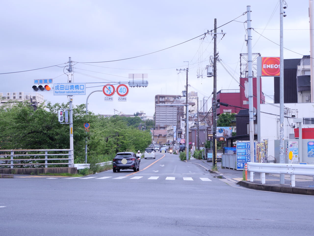 成田山交差点の近く