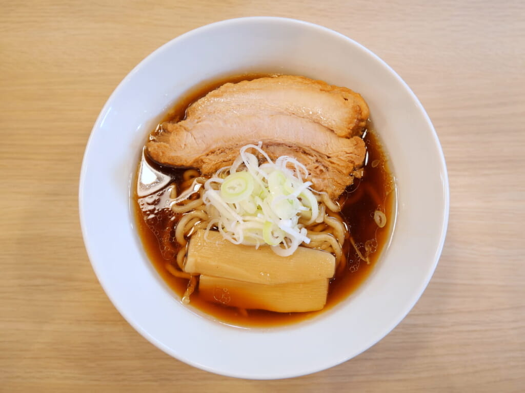 人類みな麺類のラーメン