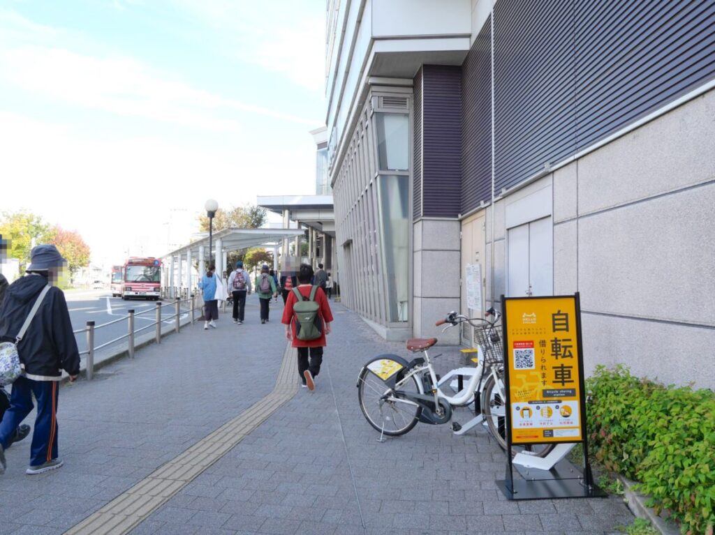 寝屋川市駅のシェアサイクルステーション