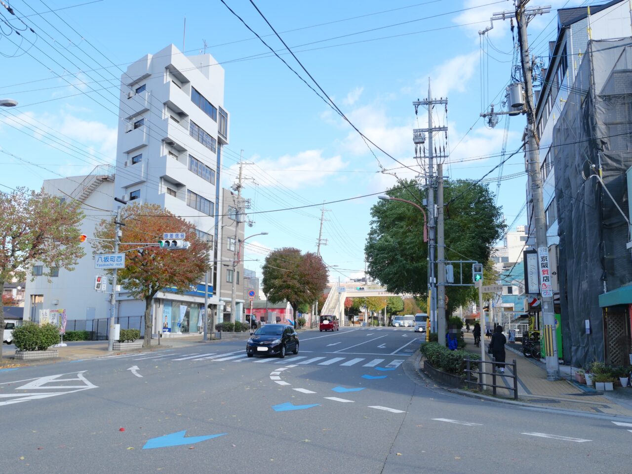 寝屋川市八坂町の交差点