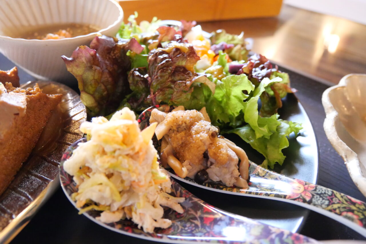 副菜がスプーンに
