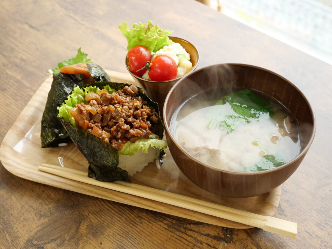 KURUMUで提供されていたおむすびランチ
