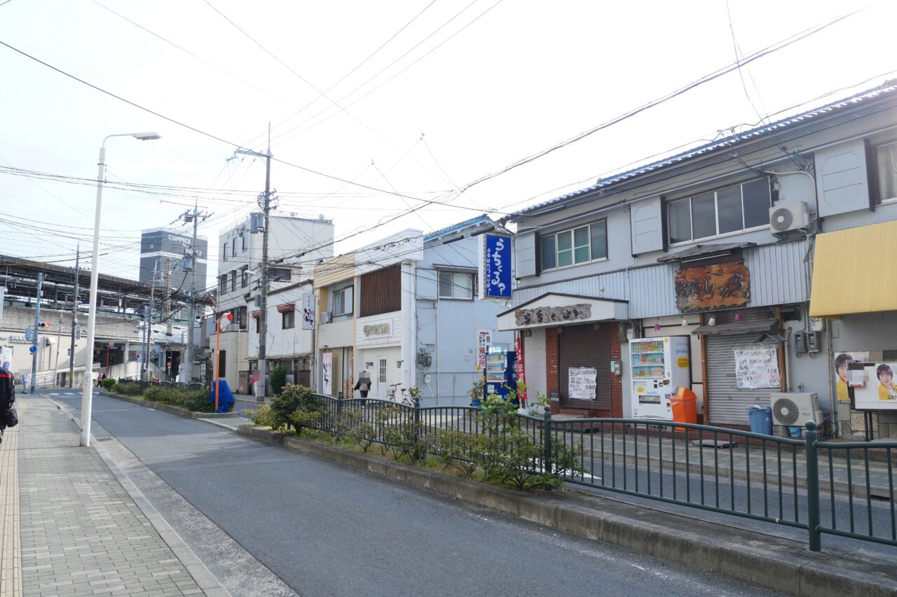 場所は萱島駅近く