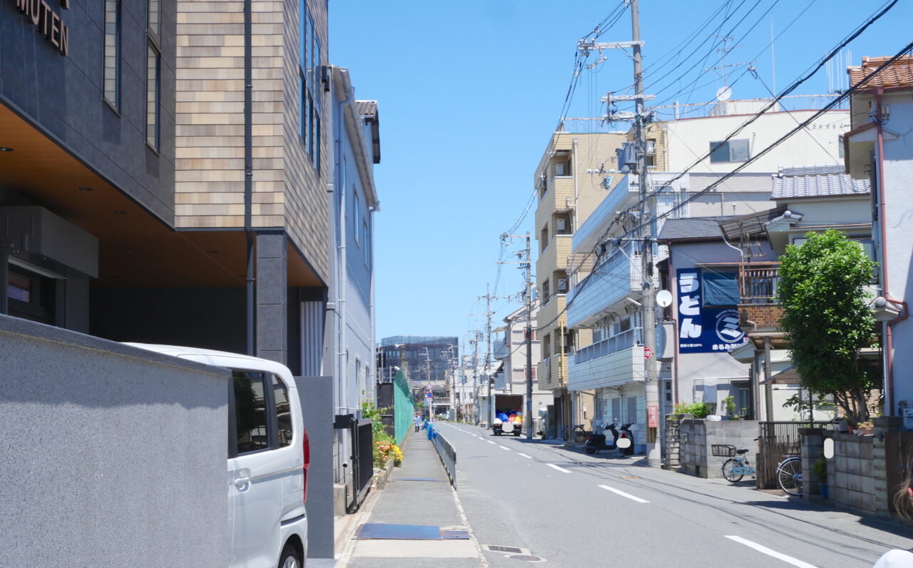 寝屋川市駅方面を向いたところ