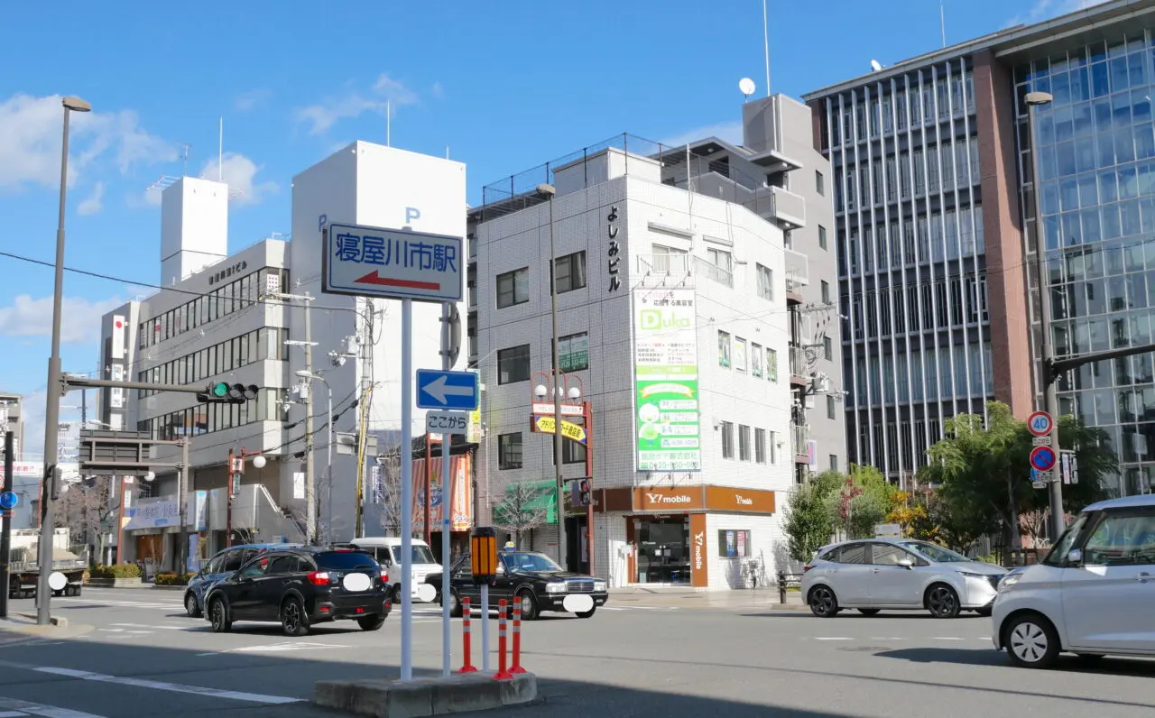 寝屋川市駅前の風景