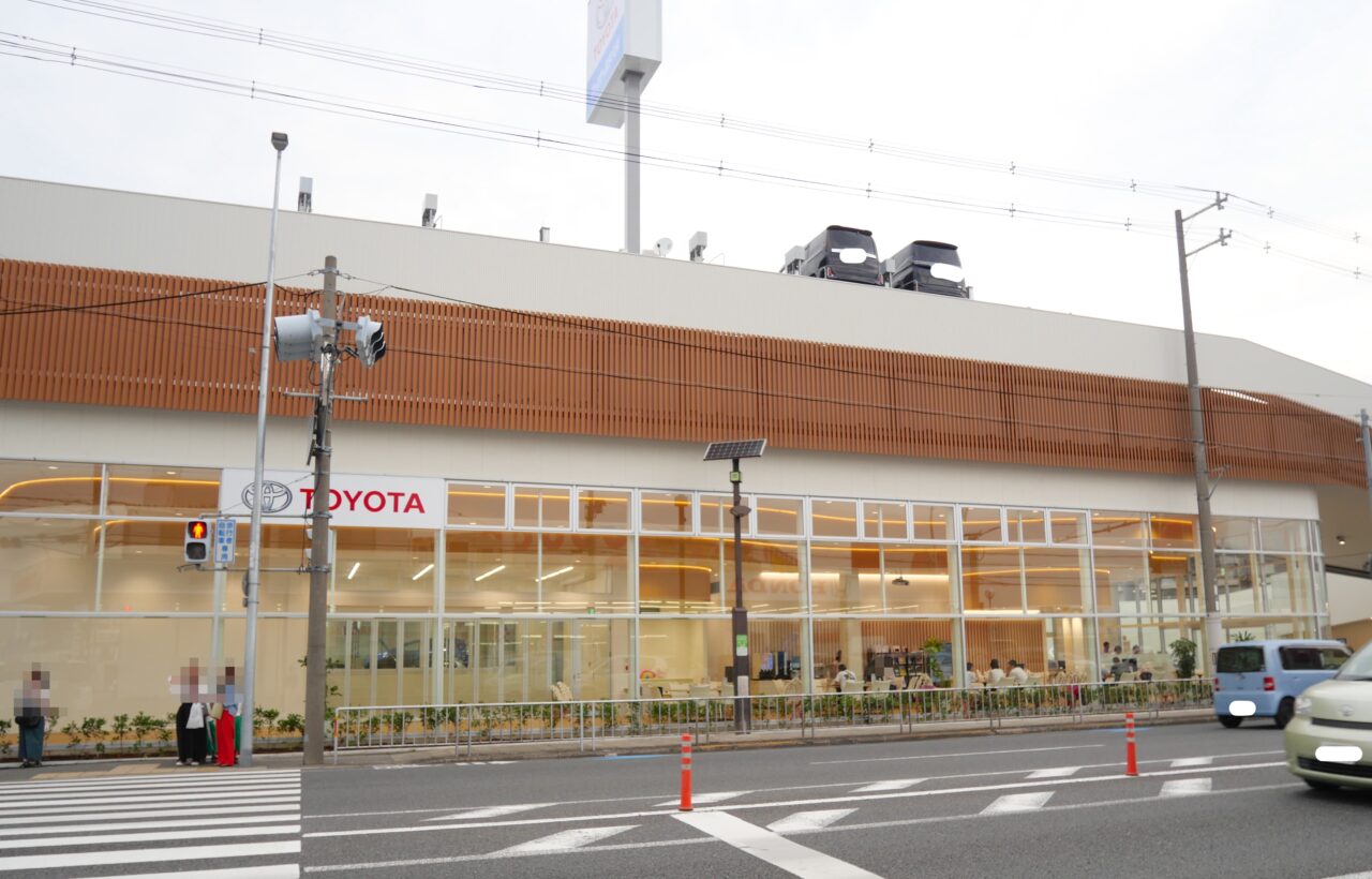ネッツトヨタ大阪寝屋川店の外観