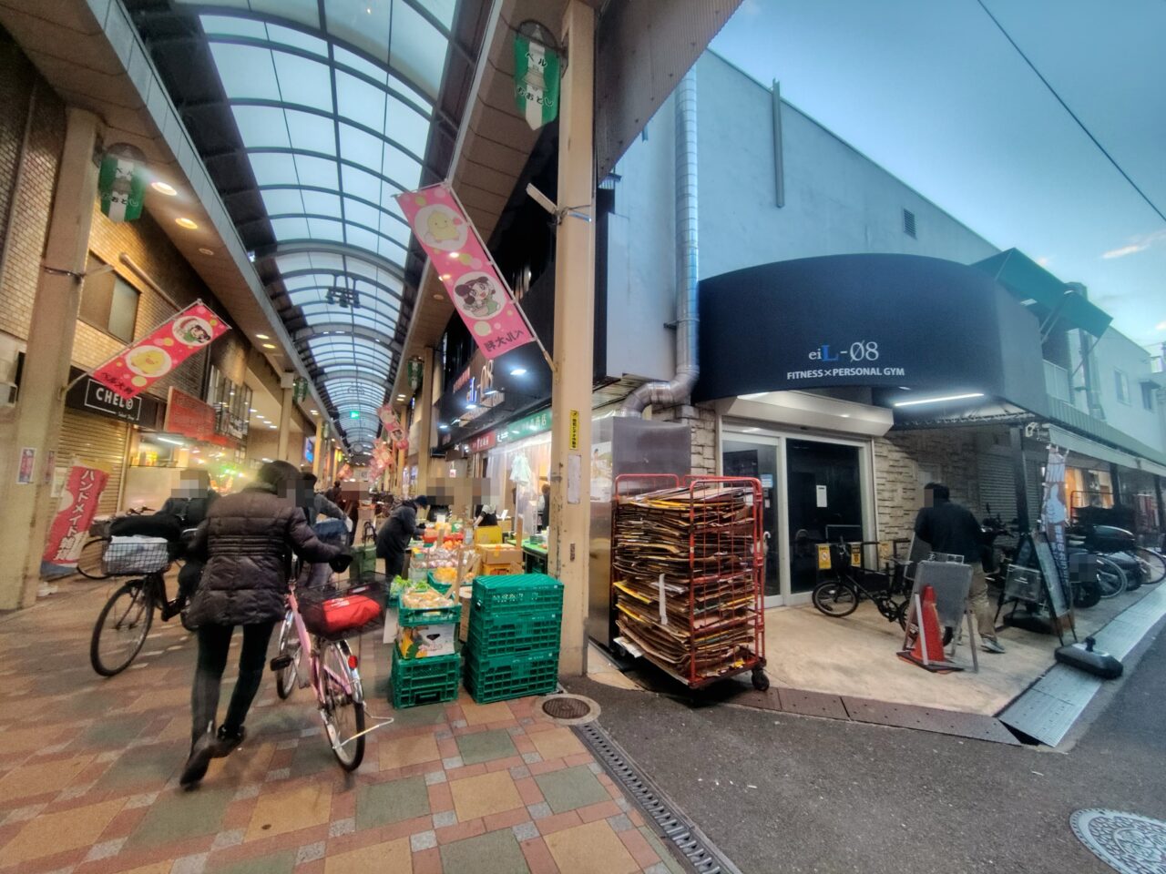 八百屋MOMOの建物にあったジム