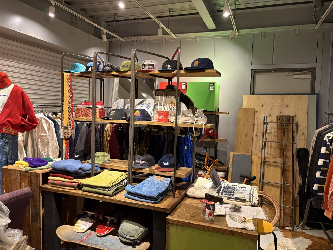 寝屋川市八坂町・クラッチマーケットの写真