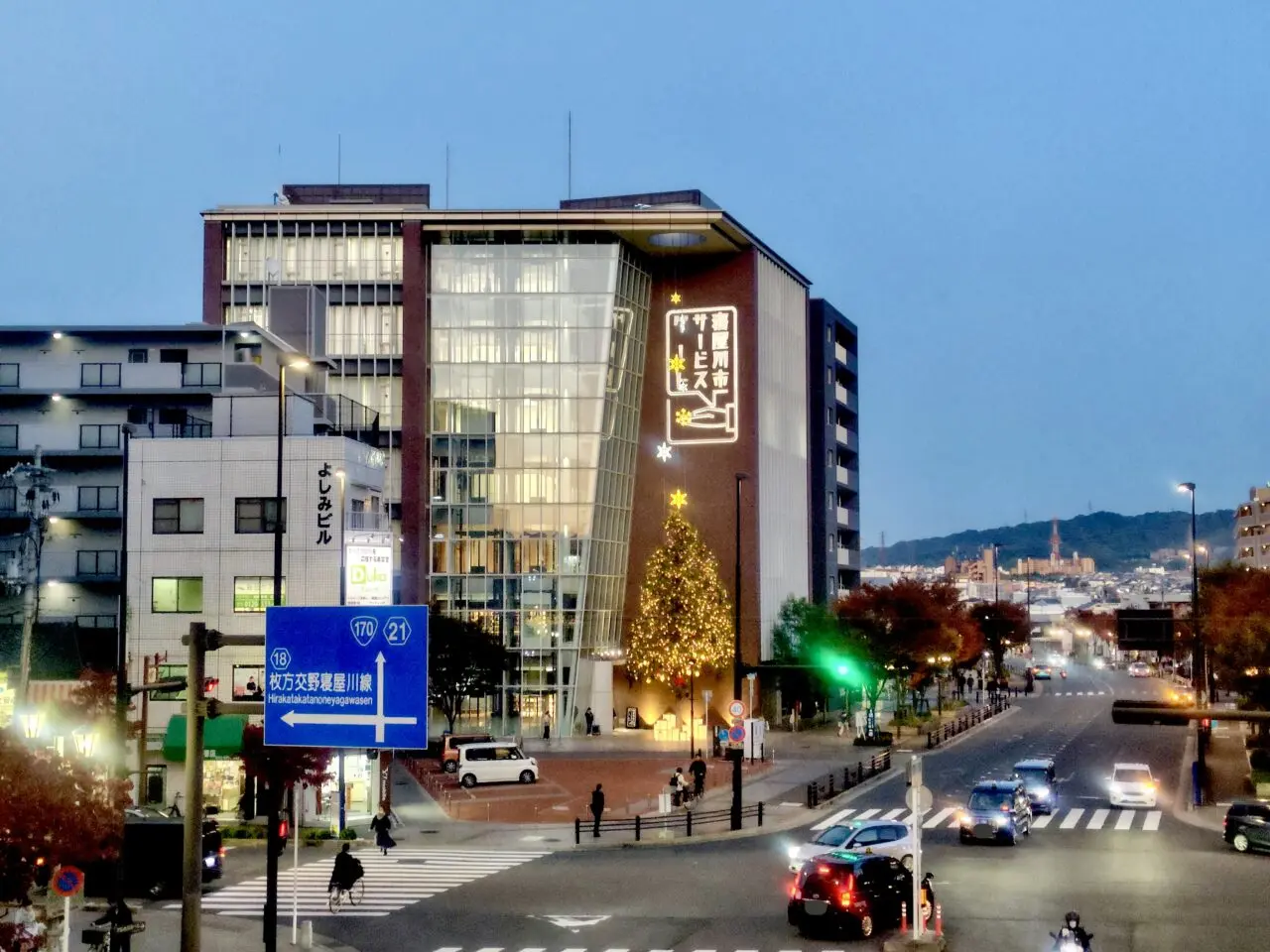 夜のクリスマスツリー