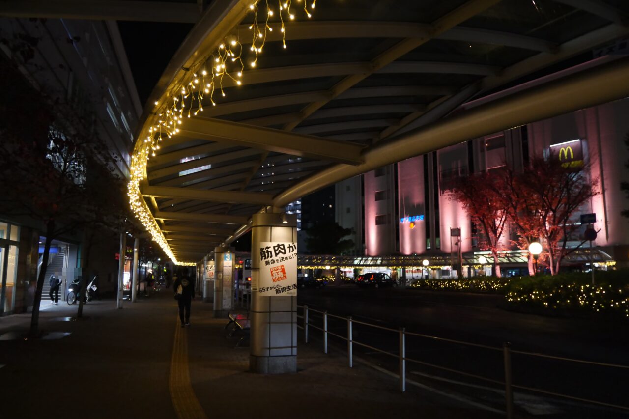 バスロータリーの灯り