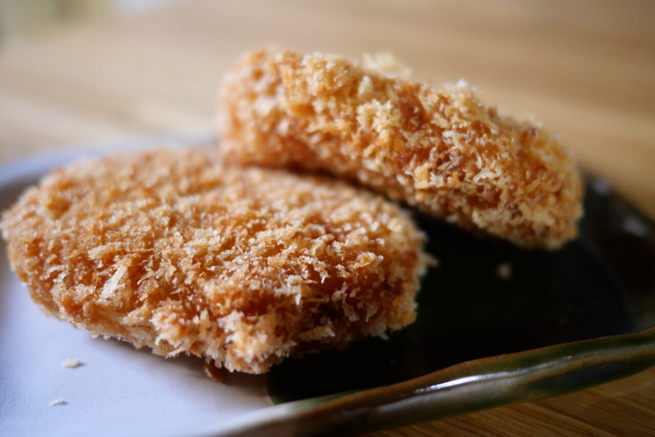 こんがり揚がったコロッケ