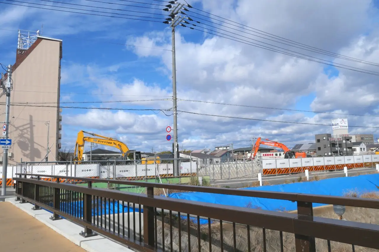 重機と工事現場