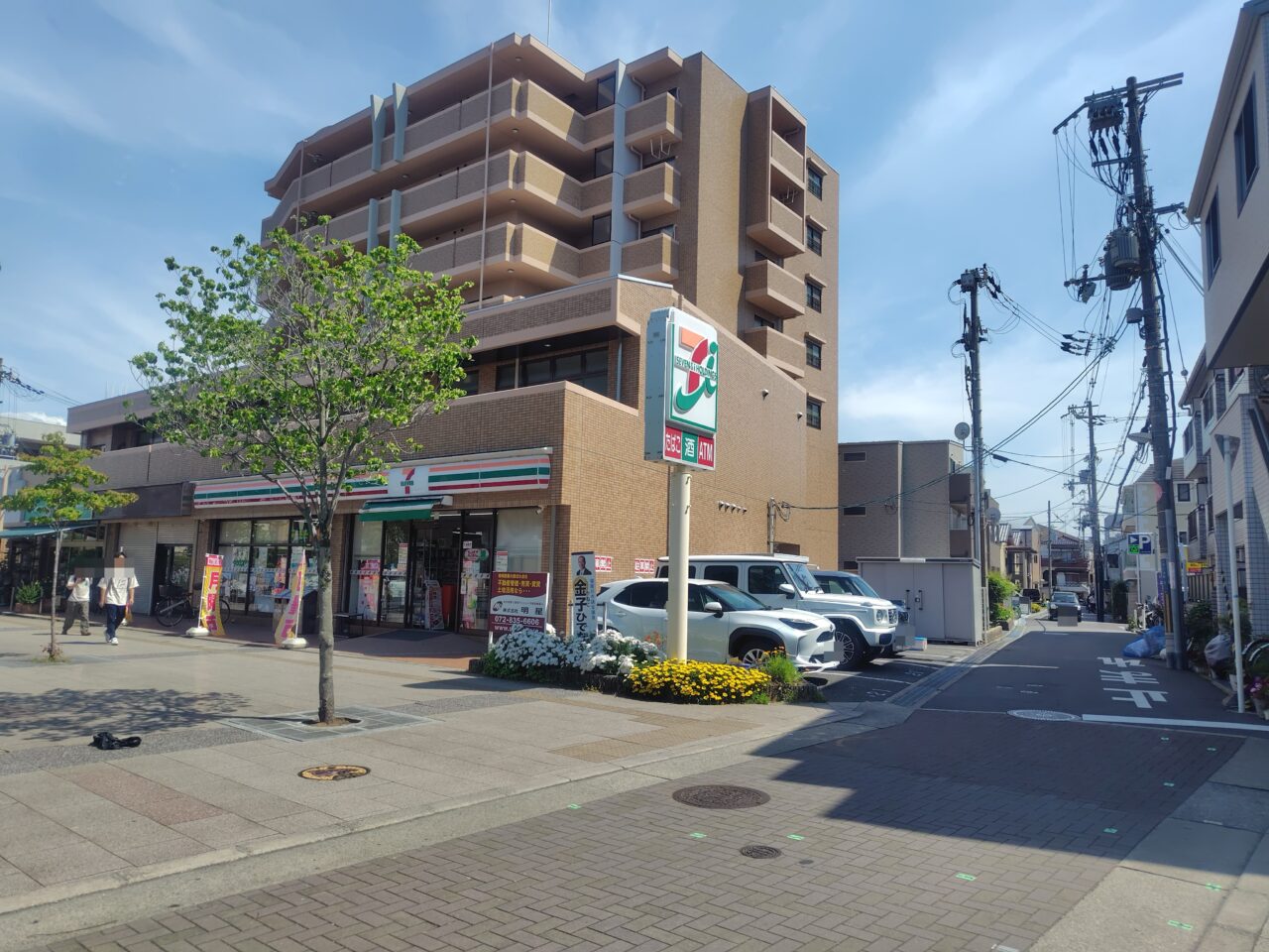 セブンイレブンの手前の通り
