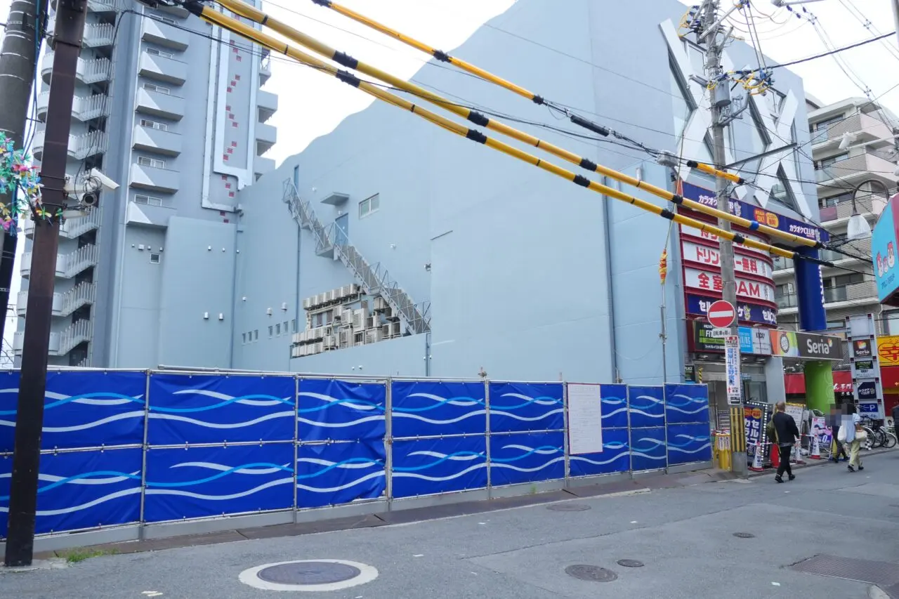香里園駅すぐの建物