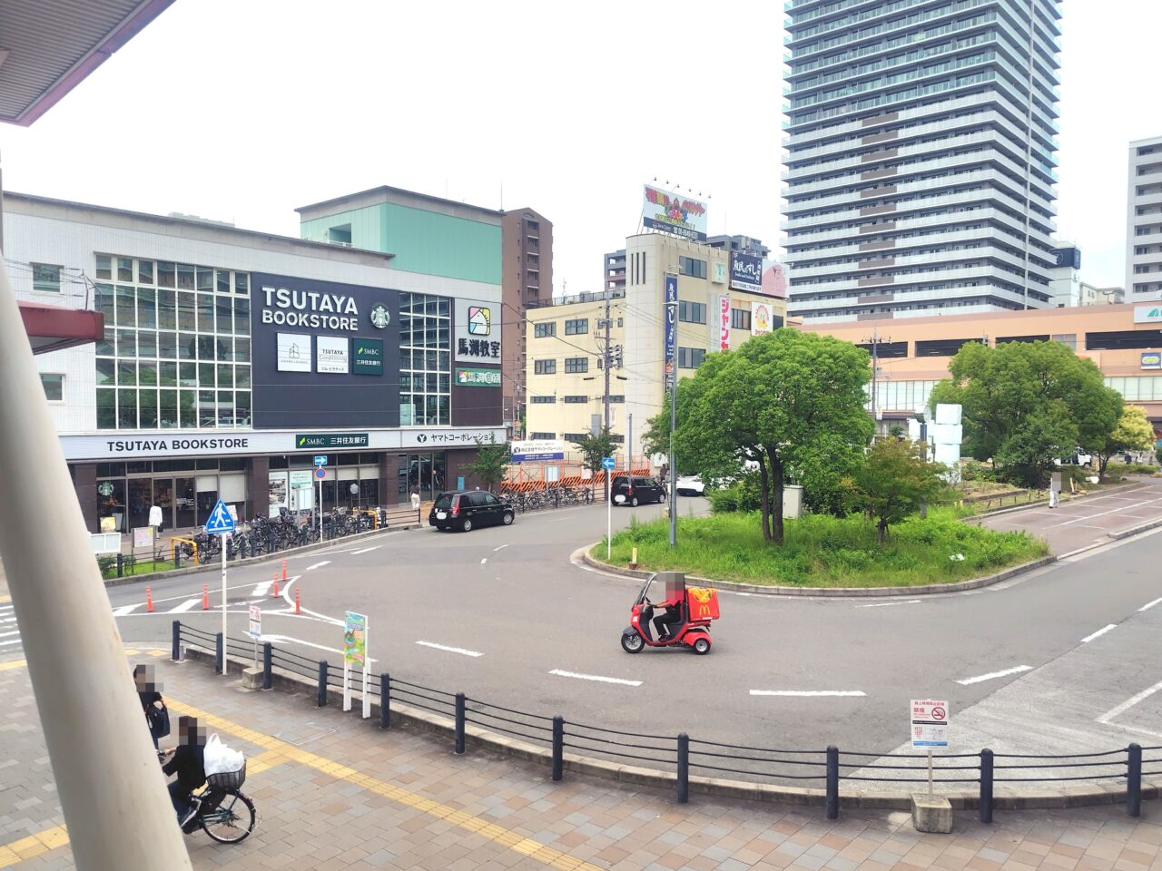 香里園駅前の風景