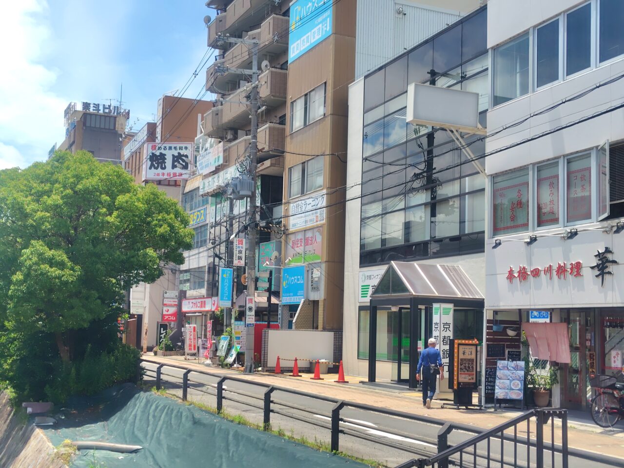 ハウスコムの場所