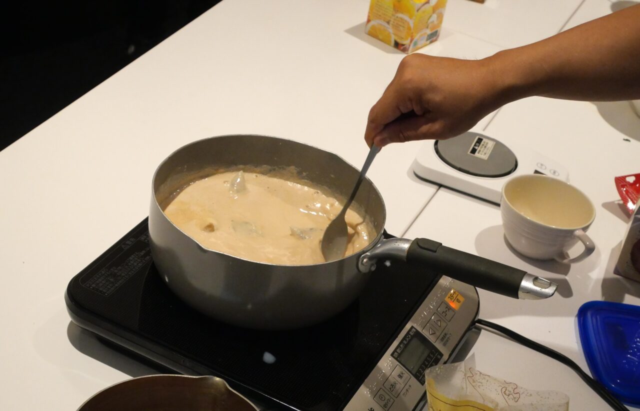 ロイヤルミルクティーを煮詰める