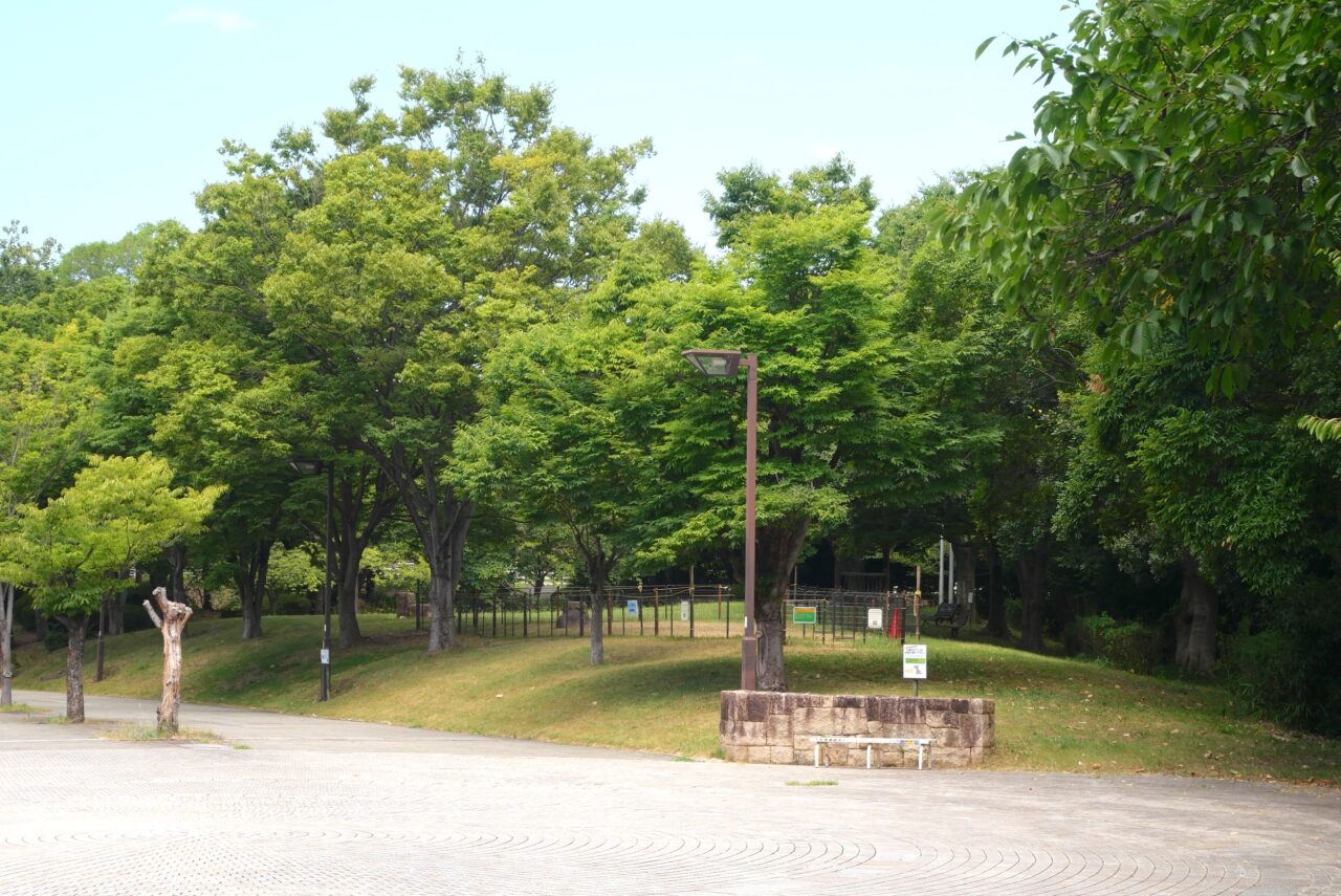 ガセボの丘（大阪府寝屋川市・寝屋川公園）