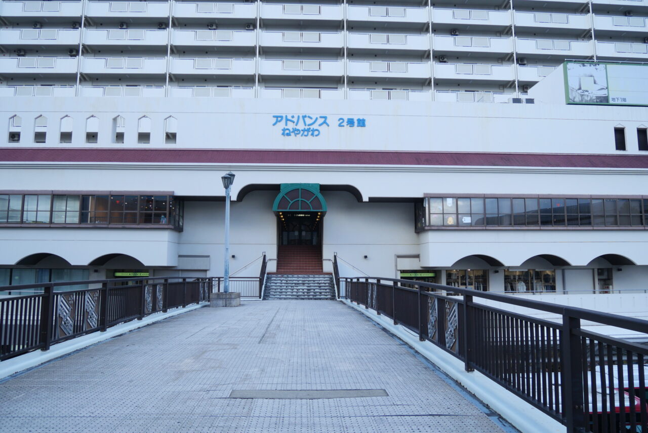 2号館へ向かう