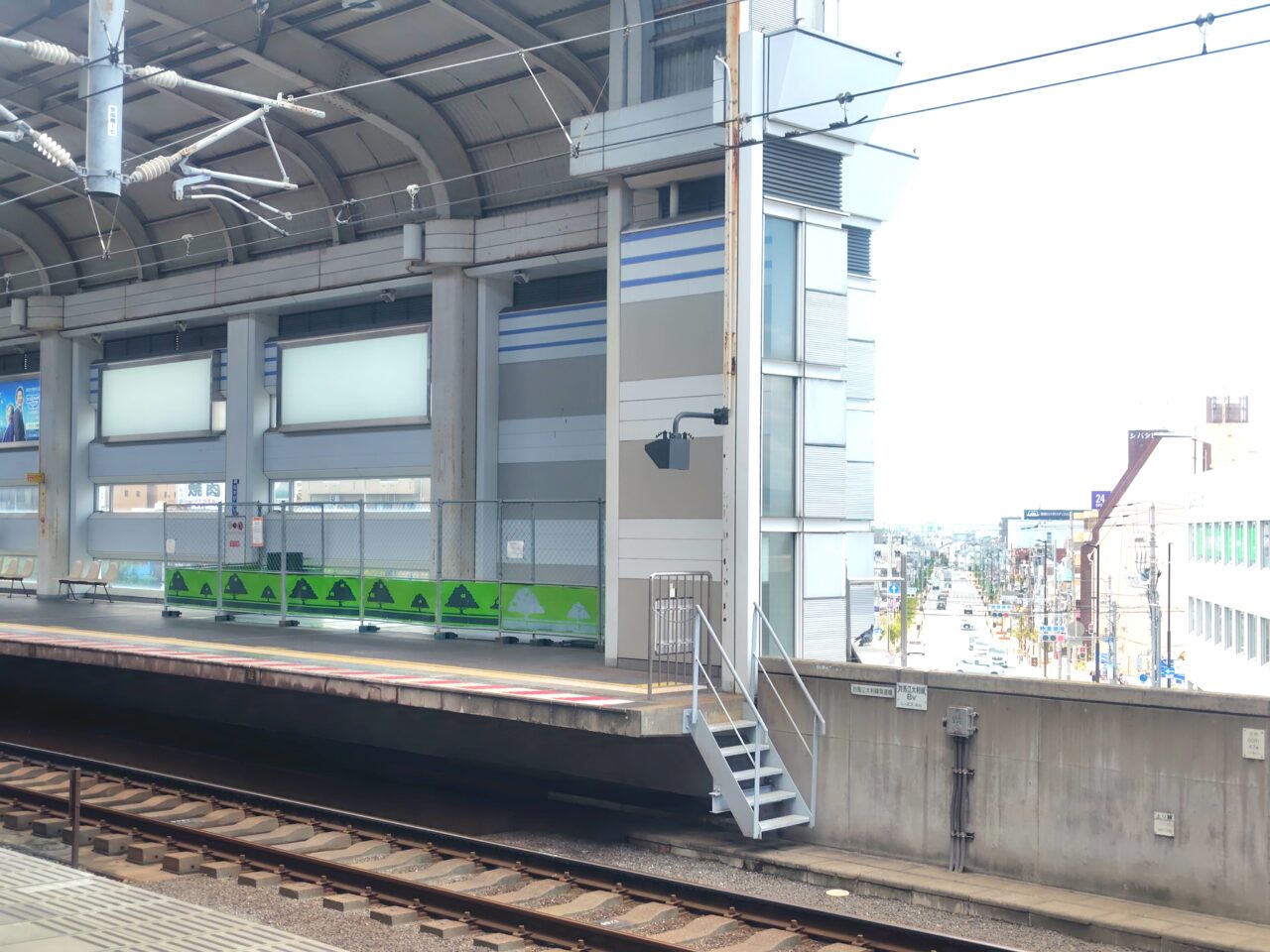 ホーム柵設置の予定がある寝屋川市駅（京阪電車）