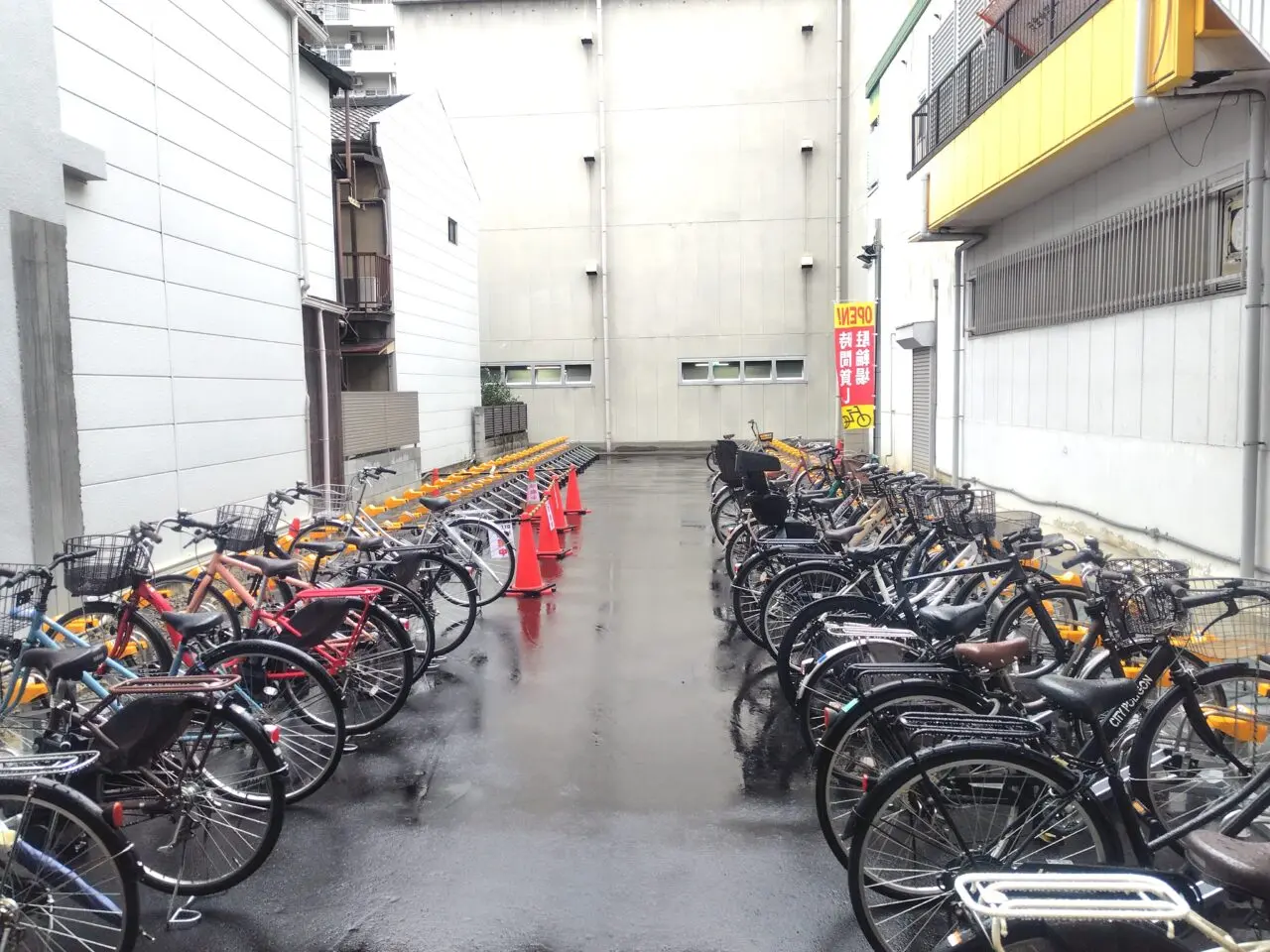 寝屋川一番街商店街にできた駐輪場